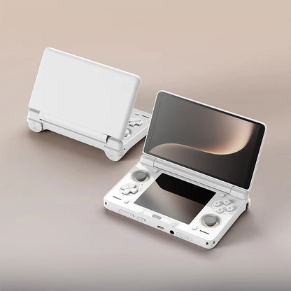 White AYN Thor 8GB 128GB handheld console